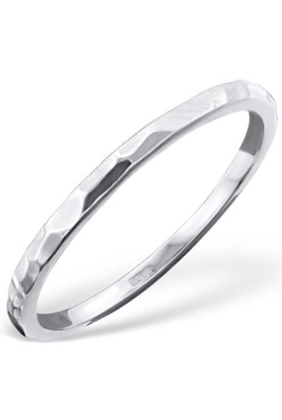 Ring mit Struktur aus 925er Sterling Silber