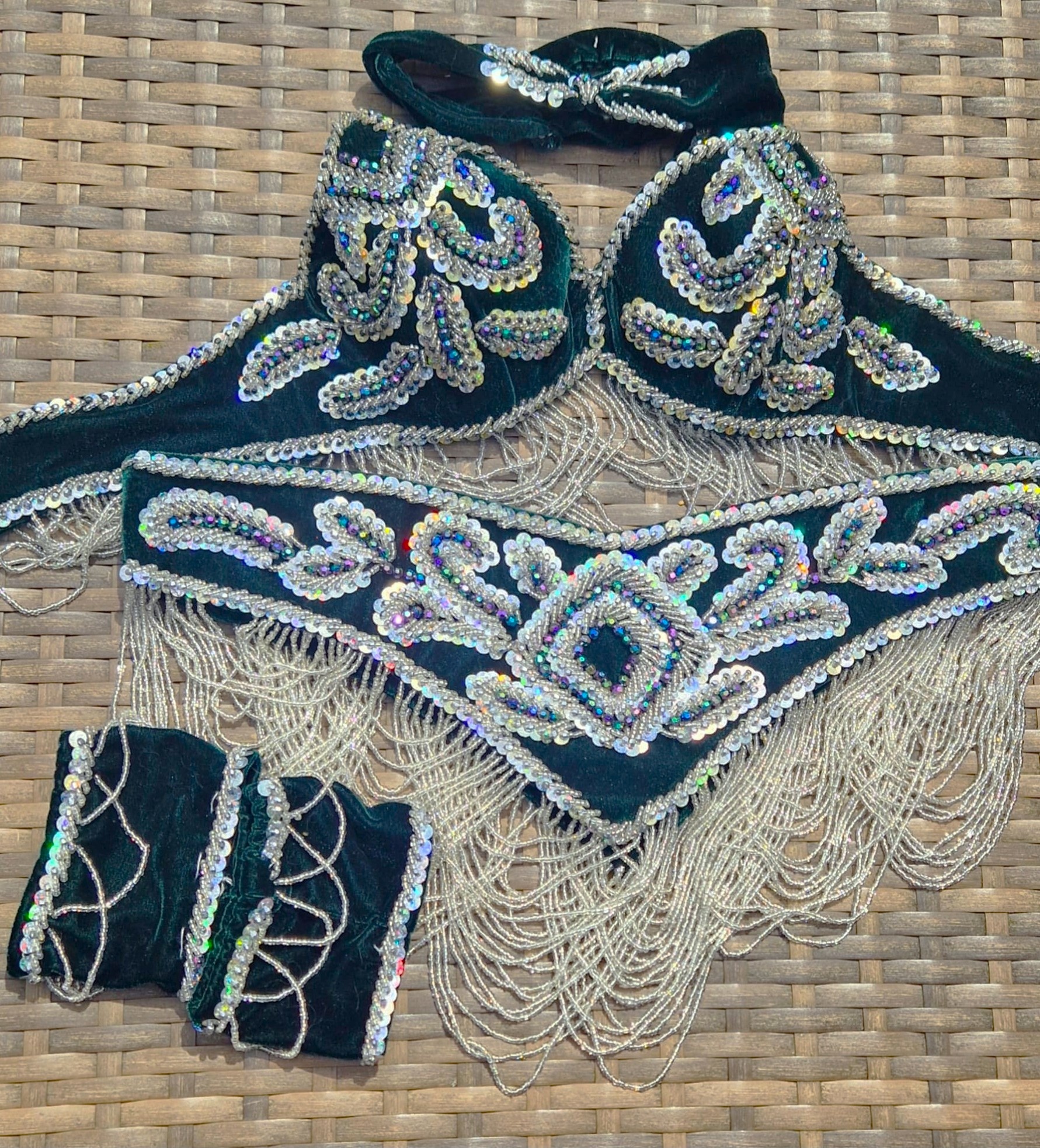 Velvet costume bra, belt and small sleeves