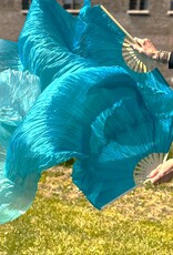 Fächerschleier  / Fan-Schleier aus Seide in blaugrun Farbverlauf