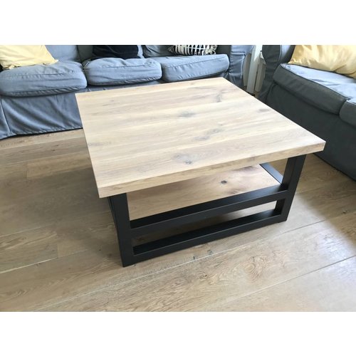 Salontafel in hout en staal eiken blad op stalen kokers Firma Hout