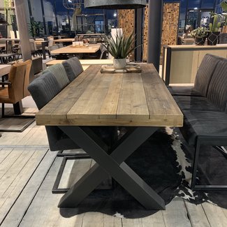 Steigerhouten eettafels Op maat gemaakt | Houten tafel met stalen frame - Firma Hout & Staal