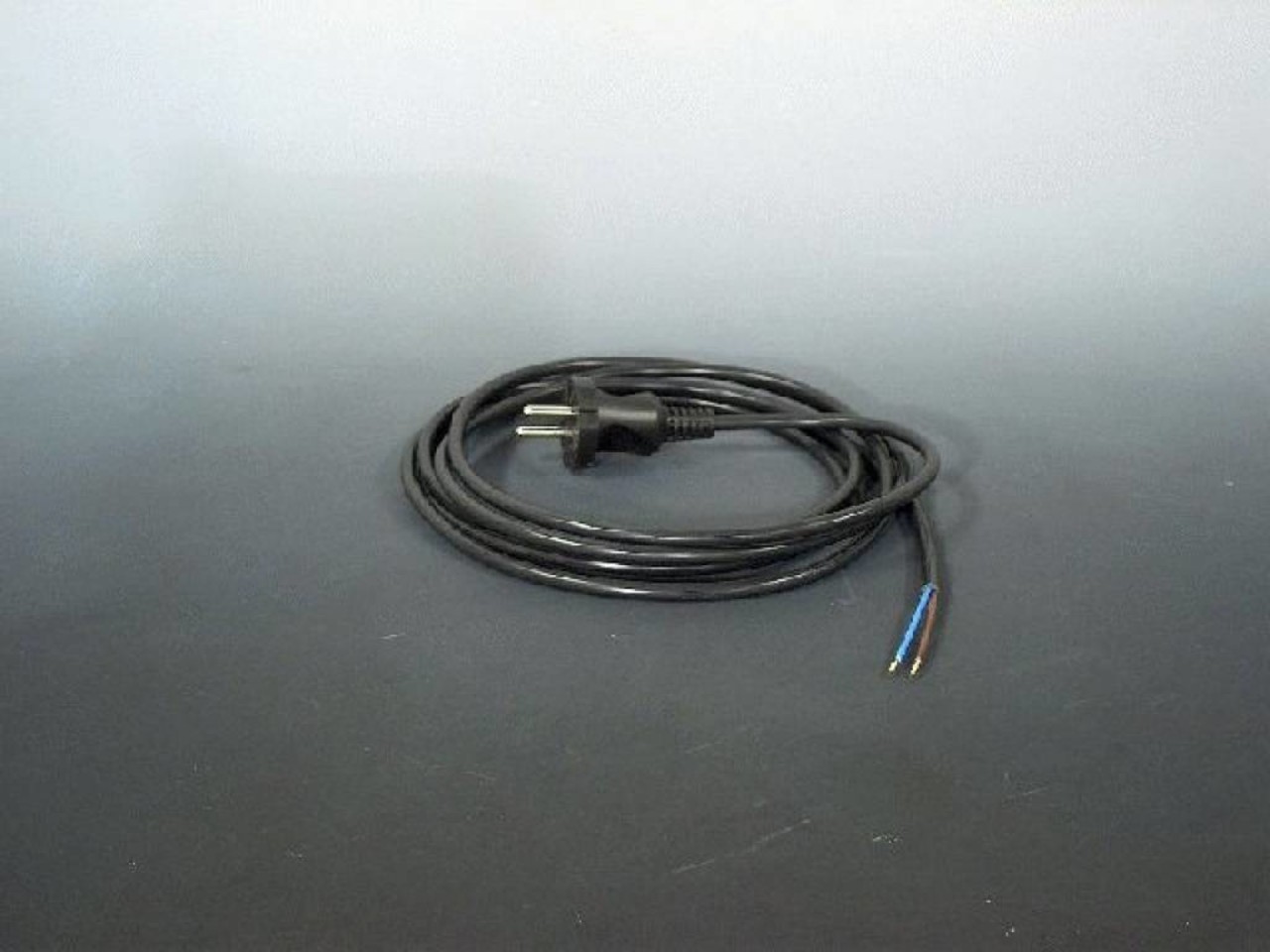 Hapro Netzkabel mit Stecker 2x0,75 mm2 Schwarz