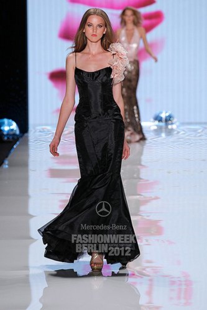 Dupion Silk D3 - black Dupion Silk D3 - black