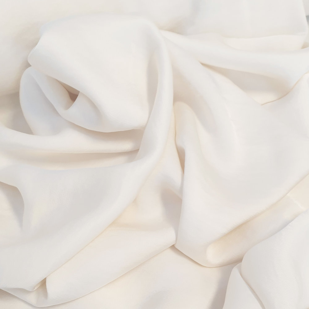 Satin extensible soyeux SI02 - crème Satin extensible soyeux SI02 - crème