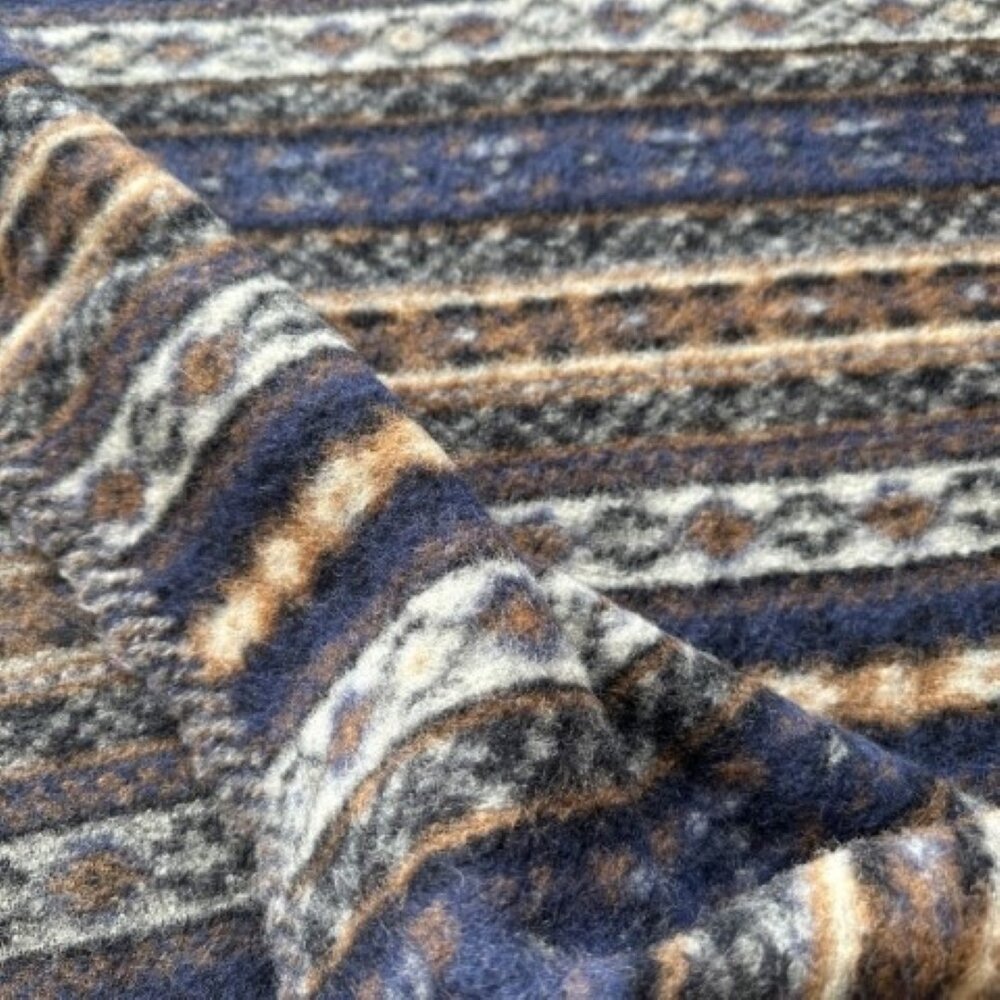 Design aus gekochter Wolle W206