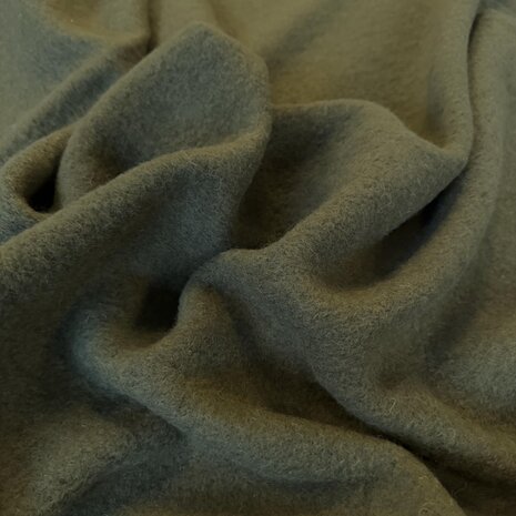 Gekochte Wolle Uni CW33 – moosgrün