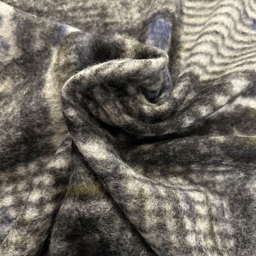 Kompaktes Design aus gekochter Wolle W221