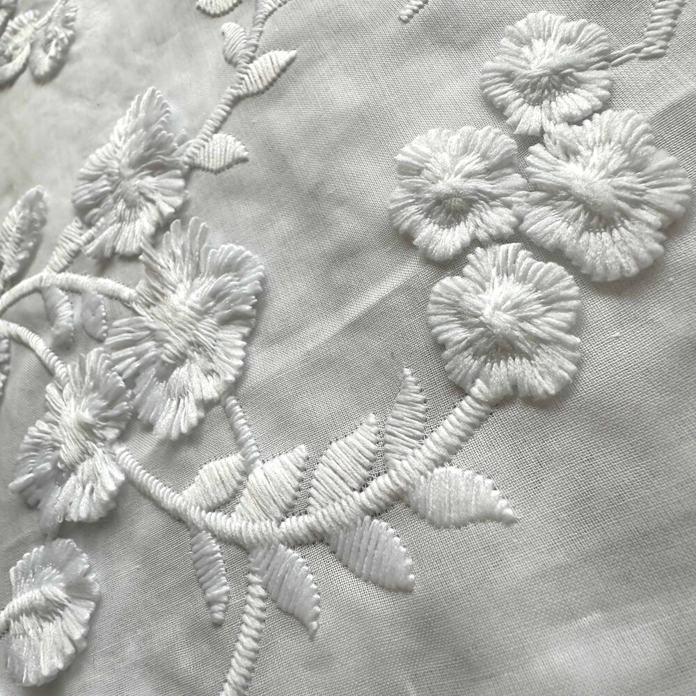 Batiste de coton brodée 4507 - blanc