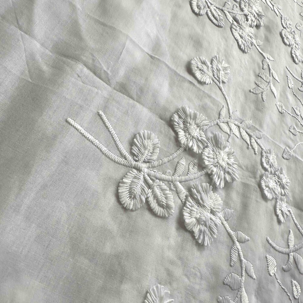 Batiste de coton brodée 4507 - blanc