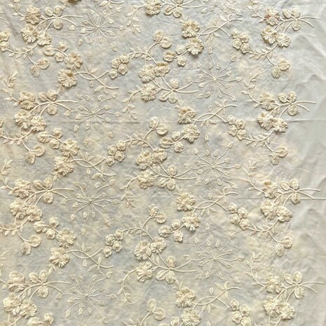 Baumwollbatist bestickt 4508 – creme Baumwollbatist bestickt 4508 – creme