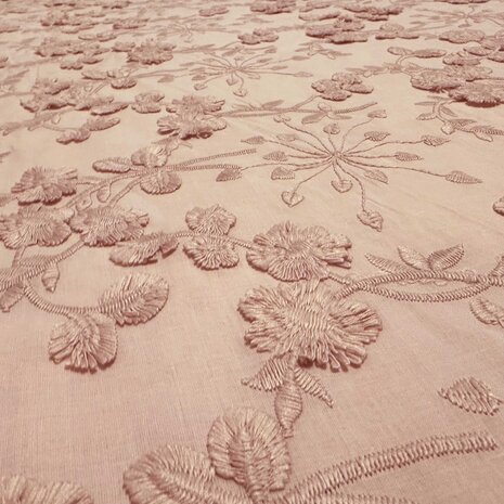 Katoen Batist Geborduurd 4513 - oud roze Katoen Batist Geborduurd 4513 - oud roze