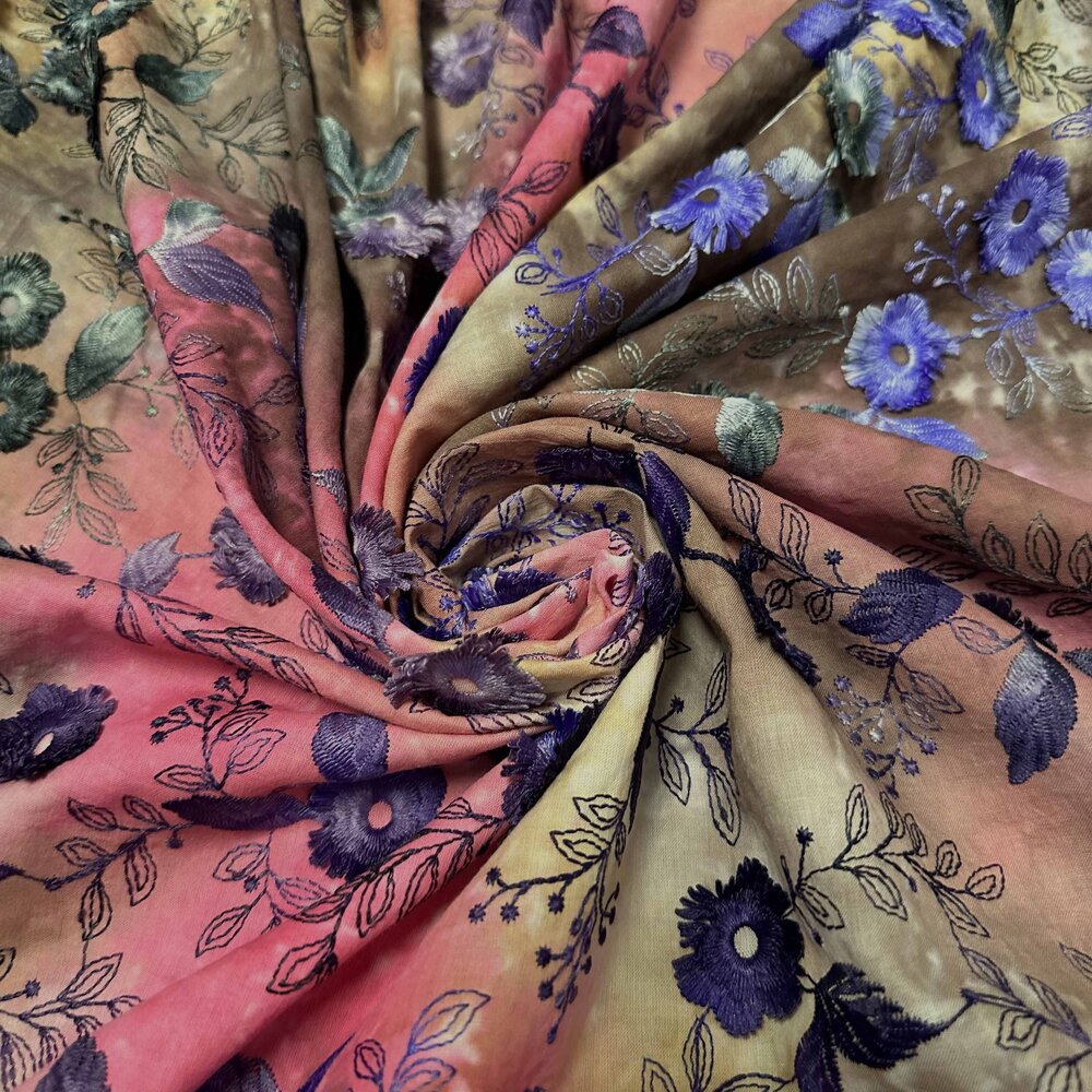 Batiste de coton brodée 4882