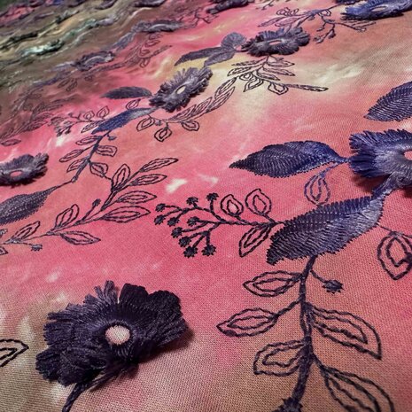 Batiste de coton brodée 4882