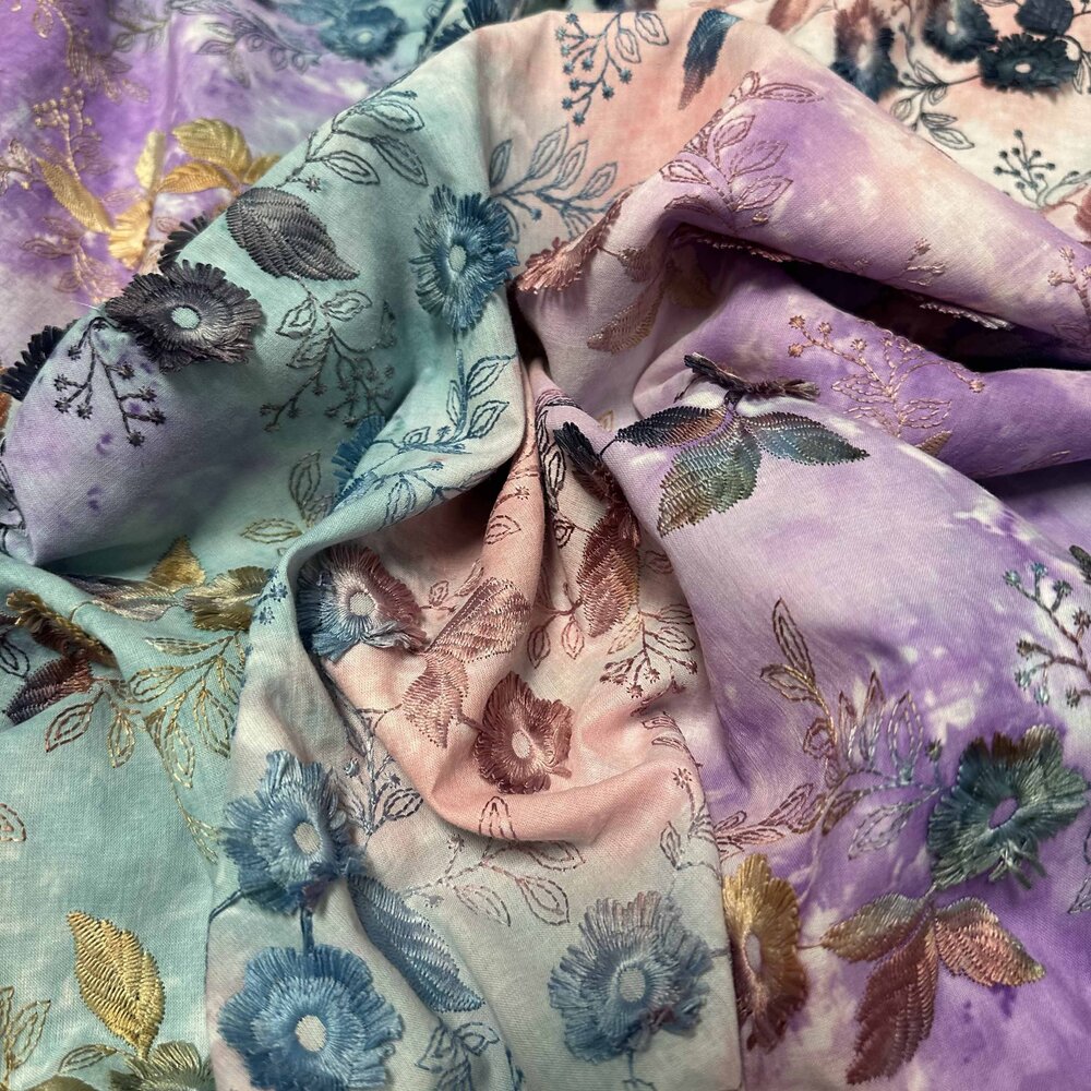 Katoen Batist Geborduurd 4979 Katoen Batist Geborduurd 4979