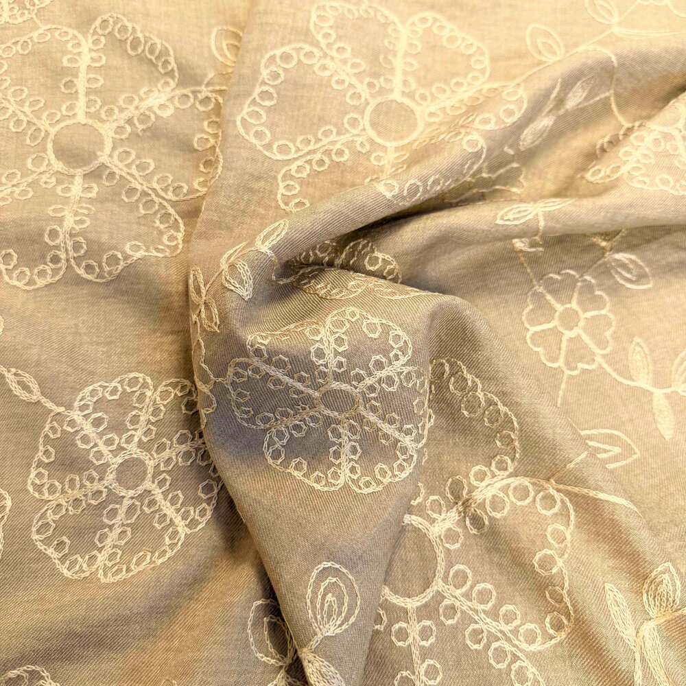 Linen Look Embroidered 5443