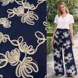 Katoen Batist Geborduurd donkerblauw 5468