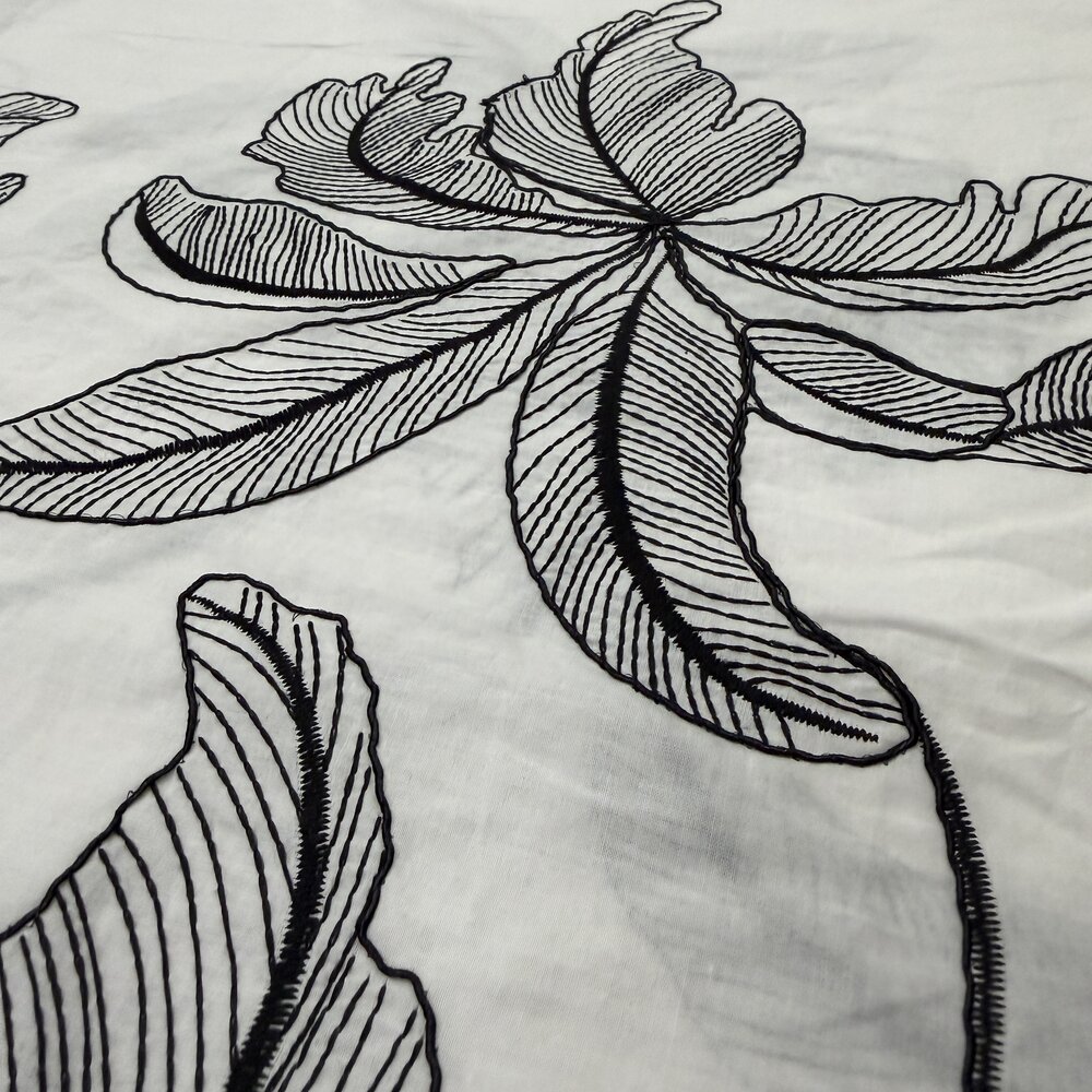 Cotton Batiste Embroidered 5499 Cotton Batiste Embroidered 5499