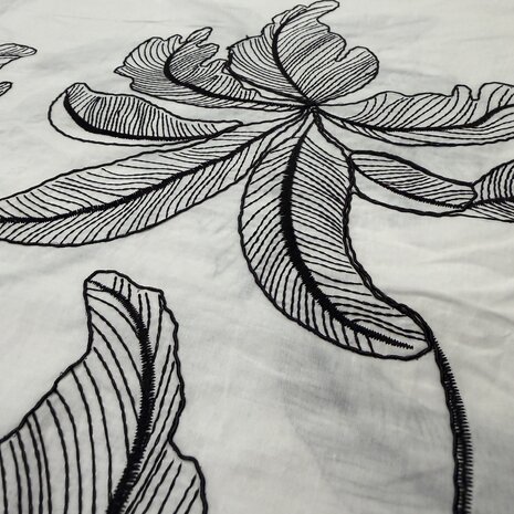 Cotton Batiste Embroidered 5499 Cotton Batiste Embroidered 5499