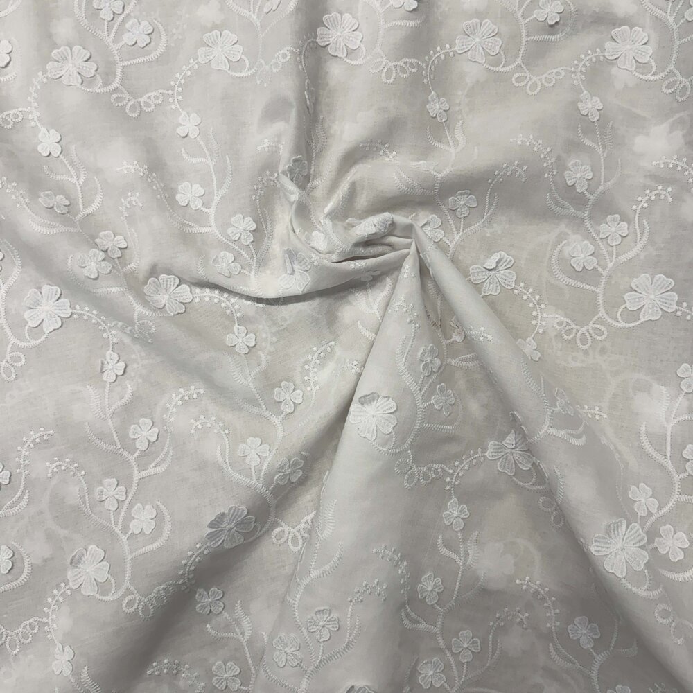 Katoen Batist Geborduurd 5503 - crème Katoen Batist Geborduurd 5503 - crème