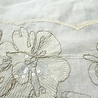 VJ COUPON Katoen Batist Geborduurd 5504 115+60 X140CM VJ COUPON Katoen Batist Geborduurd 5504 115+60 X140CM