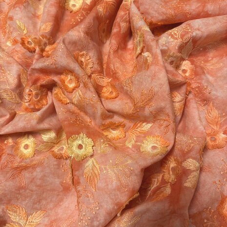 VJ COUPON - Cotton Batiste Embroidered 4885 75X140CM VJ COUPON - Cotton Batiste Embroidered 4885 75X140CM