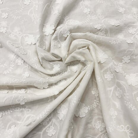 VJ COUPON 	Katoen Batist Geborduurd 5505  100+45+45 X140CM
