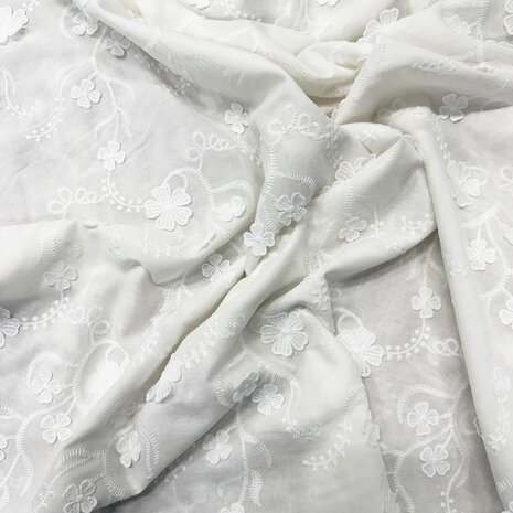 VJ COUPON Coton batiste brodé 5505 100+45+45 X140CM VJ COUPON Coton batiste brodé 5505 100+45+45 X140CM