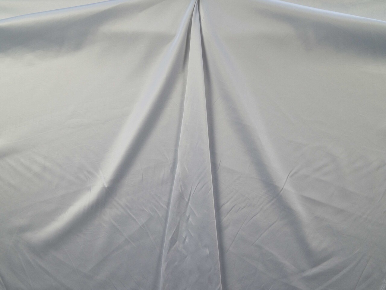 VJ COUPON - Glänzender Baumwollstoff, einfarbig S27 - Cremeweiß, 60 x 140 cm (flach) VJ COUPON - Glänzender Baumwollstoff, einfarbig S27 - Cremeweiß, 60 x 140 cm (flach)