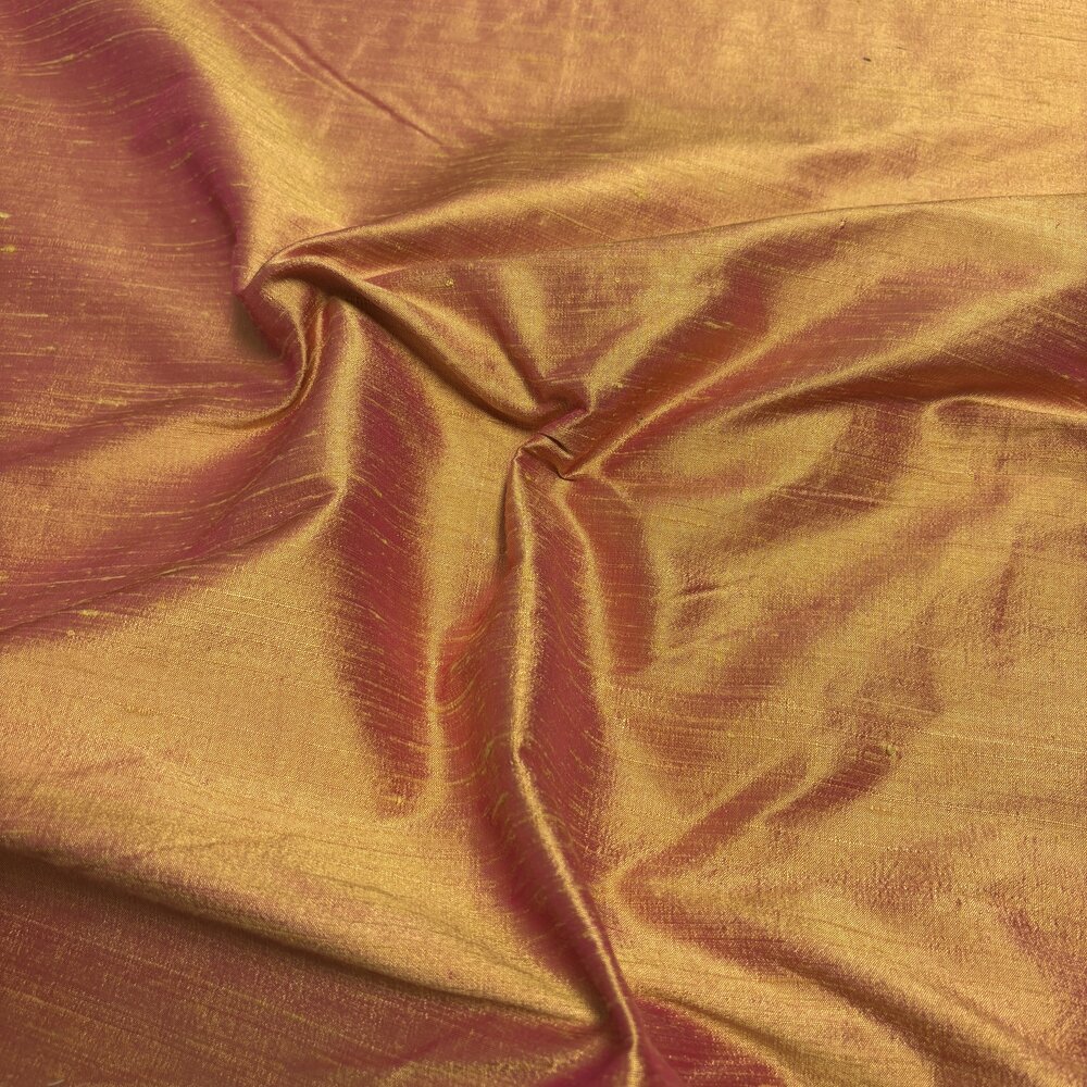 Dupionseide D41 – Goldgelb/Fuchsia-Melange Dupionseide D41 – Goldgelb/Fuchsia-Melange