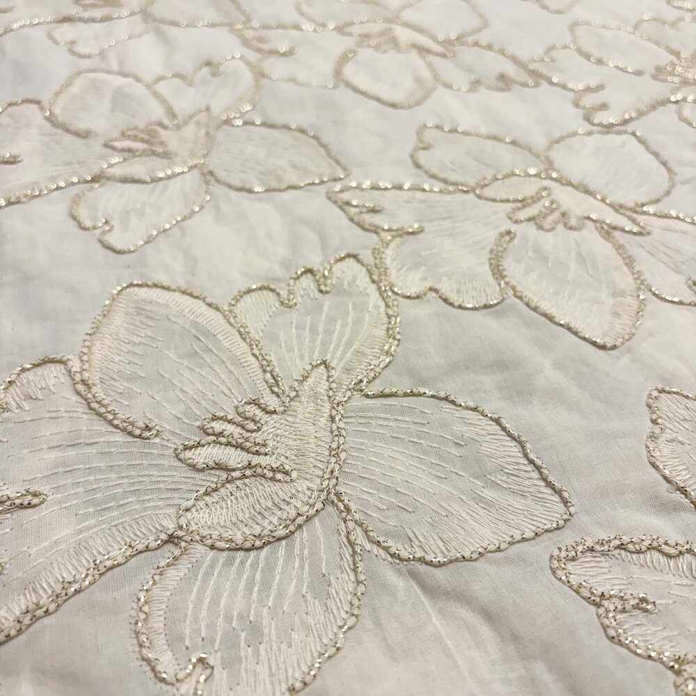 VJ COUPON - Cotton Batiste Embroidered Cream 5486 80X150CM VJ COUPON - Cotton Batiste Embroidered Cream 5486 80X150CM