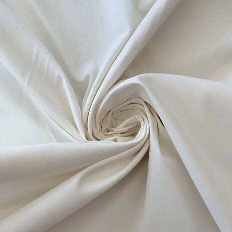 COUPON VJ - Satin de coton extensible 4160 - Blanc cassé 175 x 126 cm (pied + plat) COUPON VJ - Satin de coton extensible 4160 - Blanc cassé 175 x 126 cm (pied + plat)