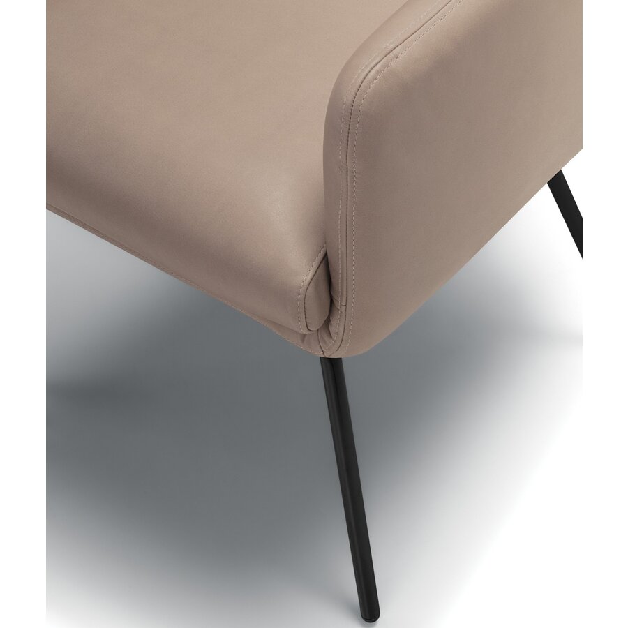 Moa Bistro Stoel Leer Zand Moa Bistro Stoel Leer Zand