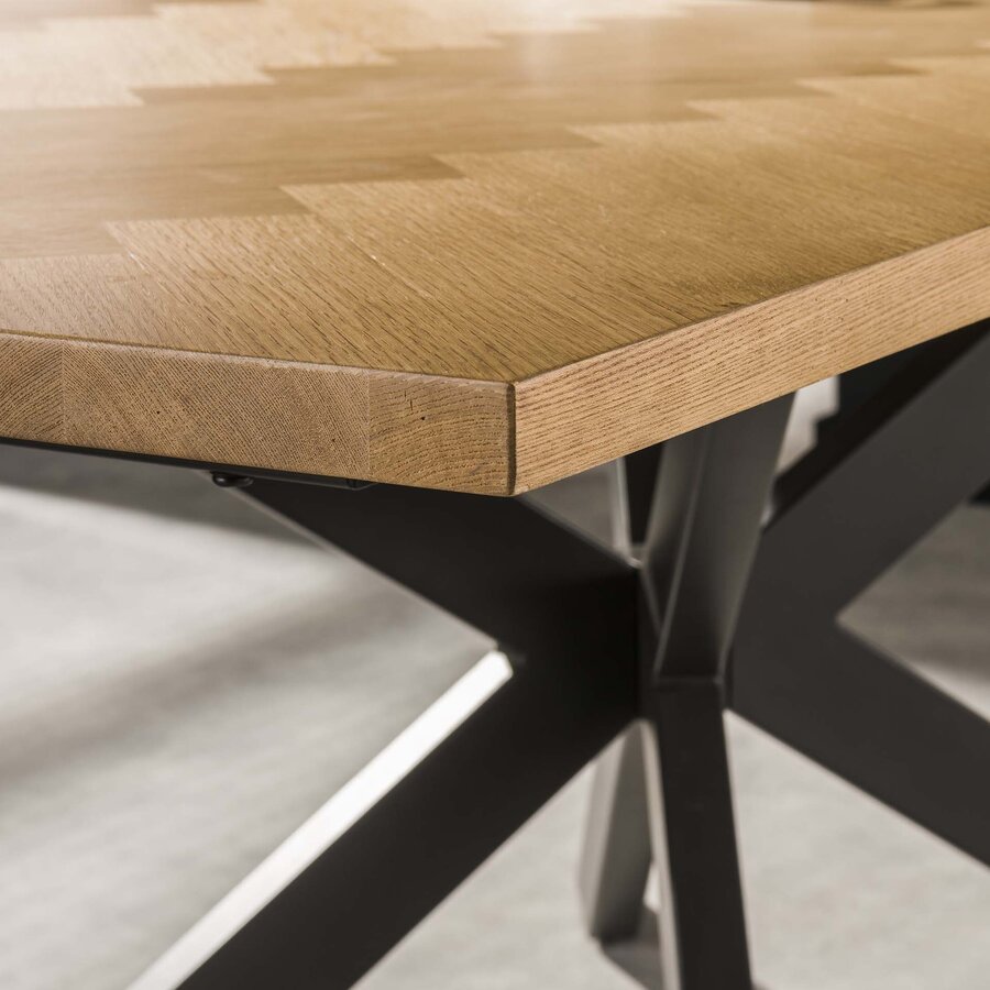 Guru Visgraat Eiken Eettafel 200 cm Guru Visgraat Eiken Eettafel 200 cm