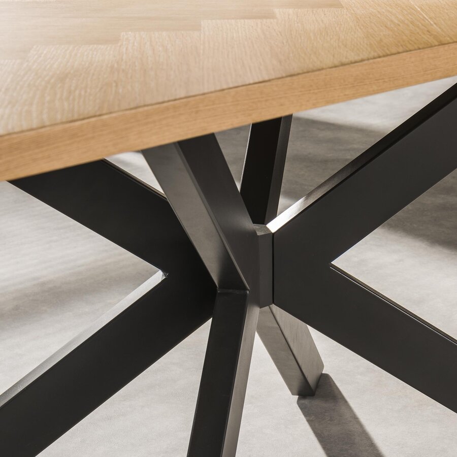 Guru Visgraat Eiken Eettafel 200 cm Guru Visgraat Eiken Eettafel 200 cm