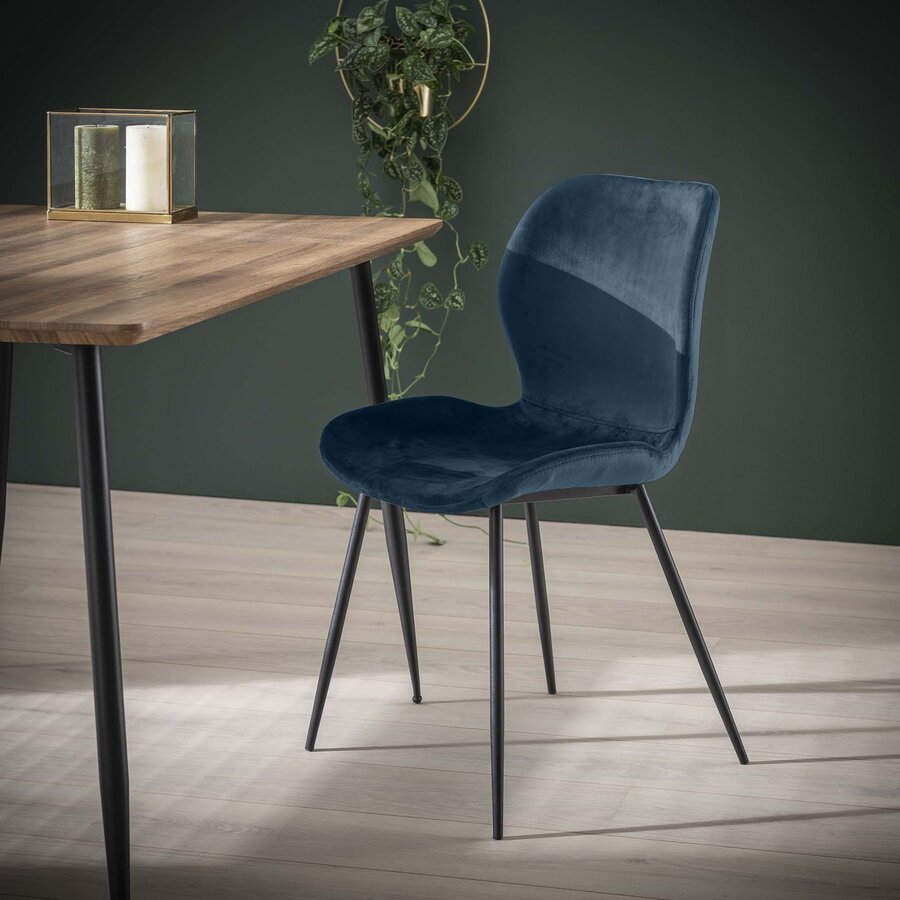 Ela Blauw Velvet Eetkamerstoel Ela Blauw Velvet Eetkamerstoel