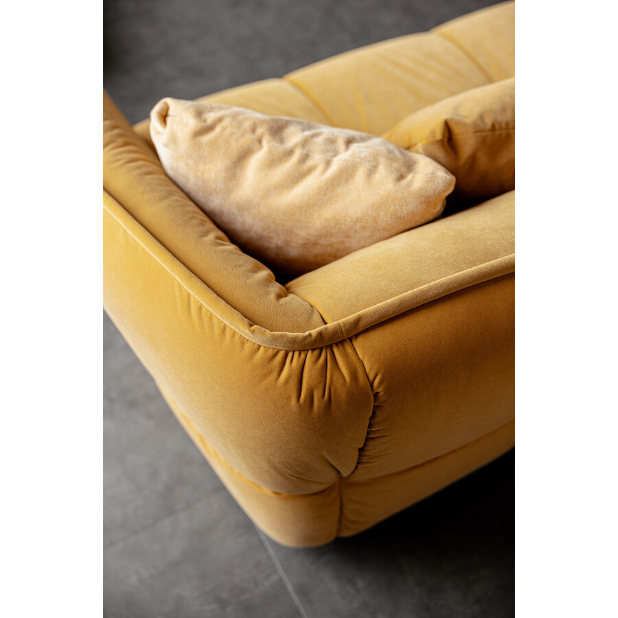 Clyde Classic Velvet Bank