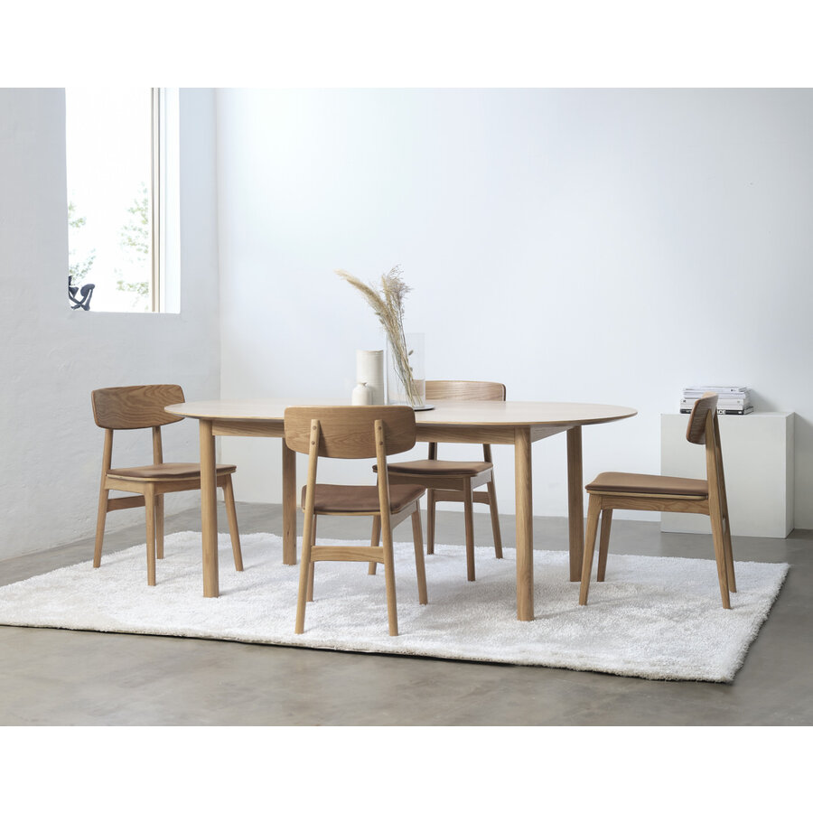 Livo Eetkamerstoel Eiken / Bruin Kunstleder Livo Eetkamerstoel Eiken / Bruin Kunstleder