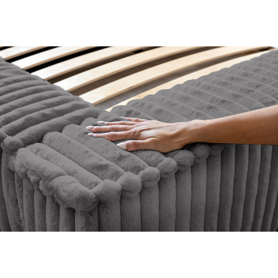 Melody 140 x 200 cm Gestoffeerd Bed Grijs Melody 140 x 200 cm Gestoffeerd Bed Grijs