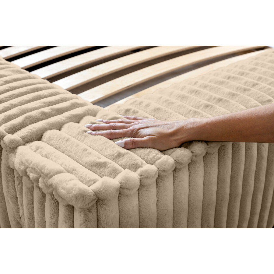 Melody 160 x 200 cm Gestoffeerd Bed Beige Melody 160 x 200 cm Gestoffeerd Bed Beige