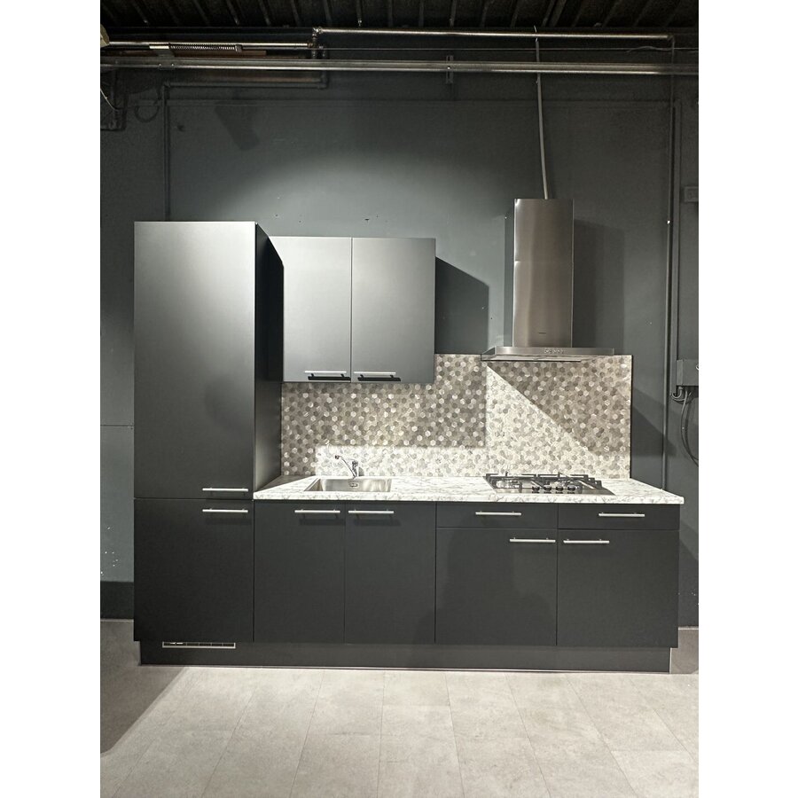 Rechte Keuken Zwart - 270 cm. - Incl. apparatuur Rechte Keuken Zwart - 270 cm. - Incl. apparatuur