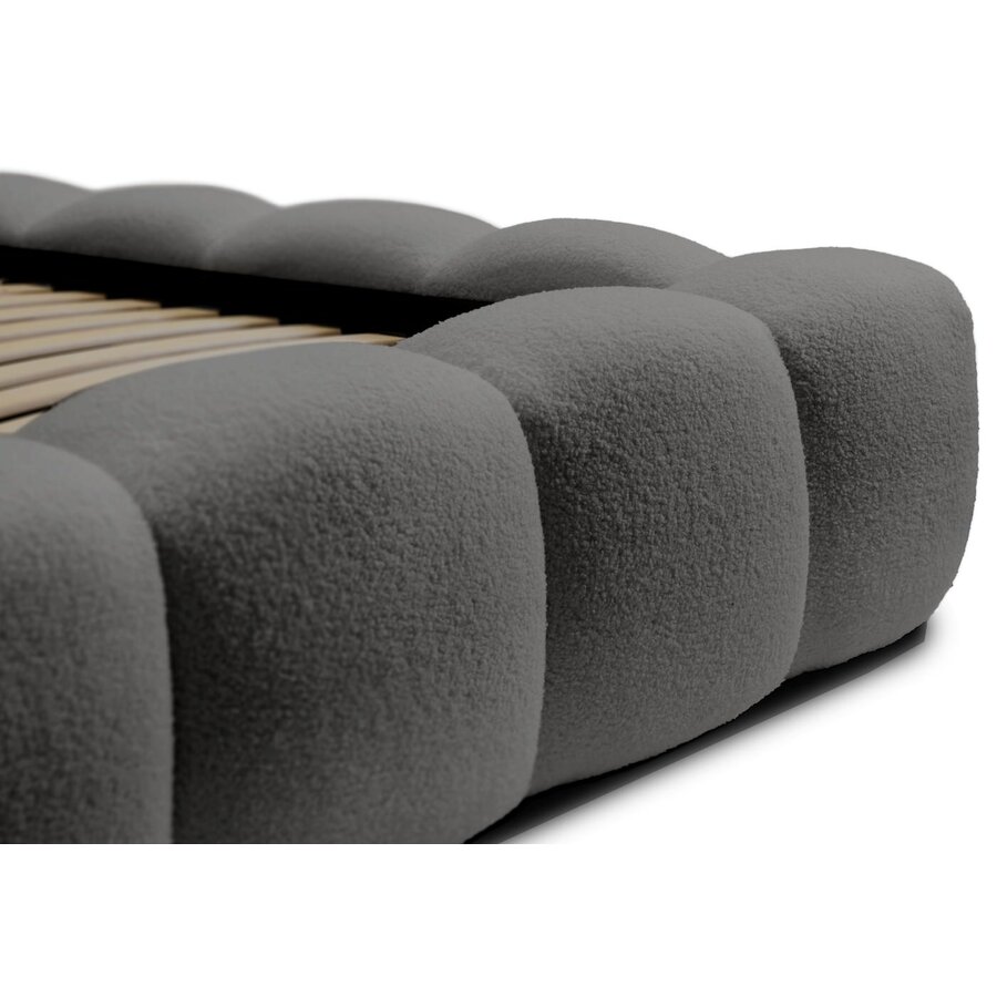 Boston 200 x 200 cm Gestoffeerd Bed Donkergrijs Boston 200 x 200 cm Gestoffeerd Bed Donkergrijs