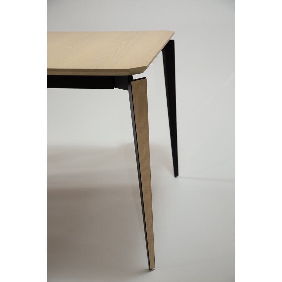 Edge Blank Eiken Eettafel Uitschuifbaar