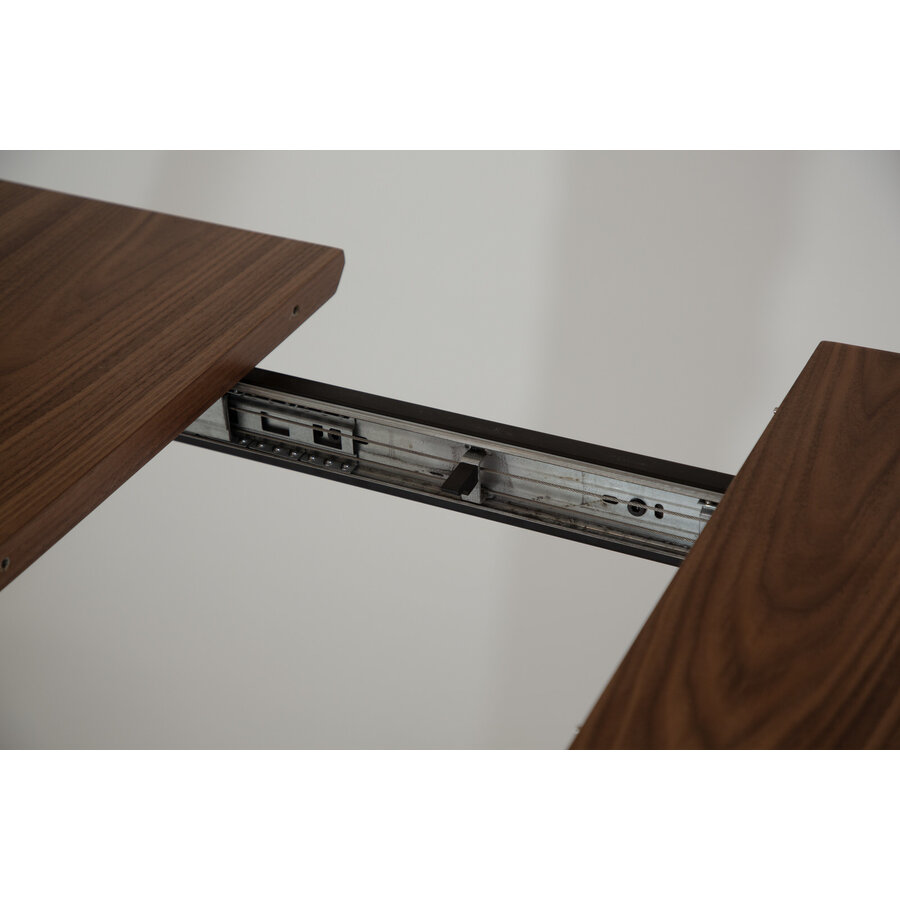 Edge Walnoot Eettafel Uitschuifbaar
