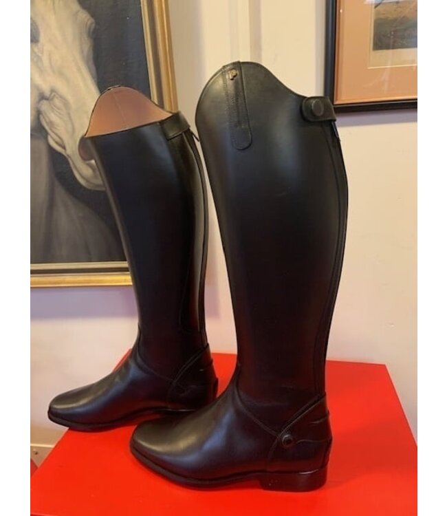 Petrie Zipper Boots (at the back) 25% discount Z002-6.5 Petrie Leeds  black rindleather with an elastic section  UK 6.5 44-37 N