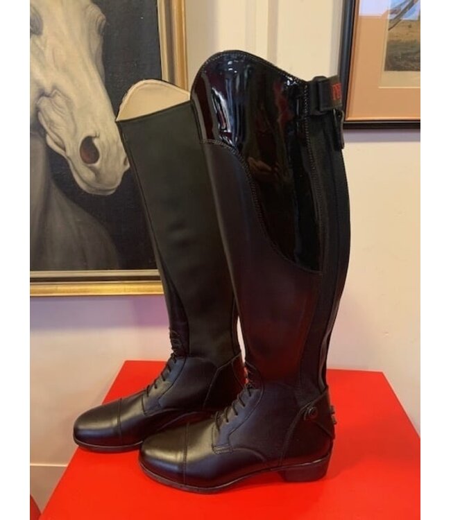 J003-39 Petrie Laced boot Firenze black  EU size 39 49-36