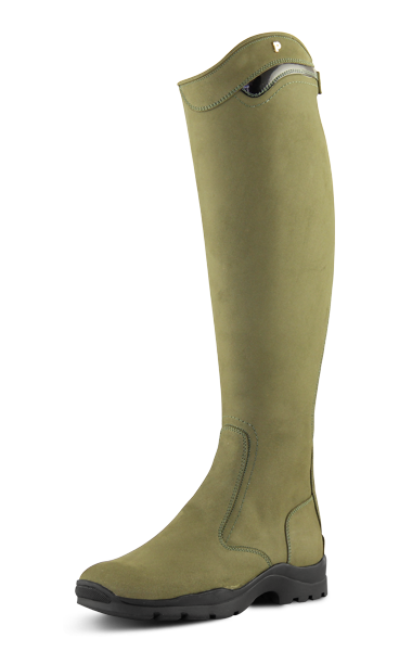 Petrie outdoor high model boots in the Showroom Sale – durable and comfortable