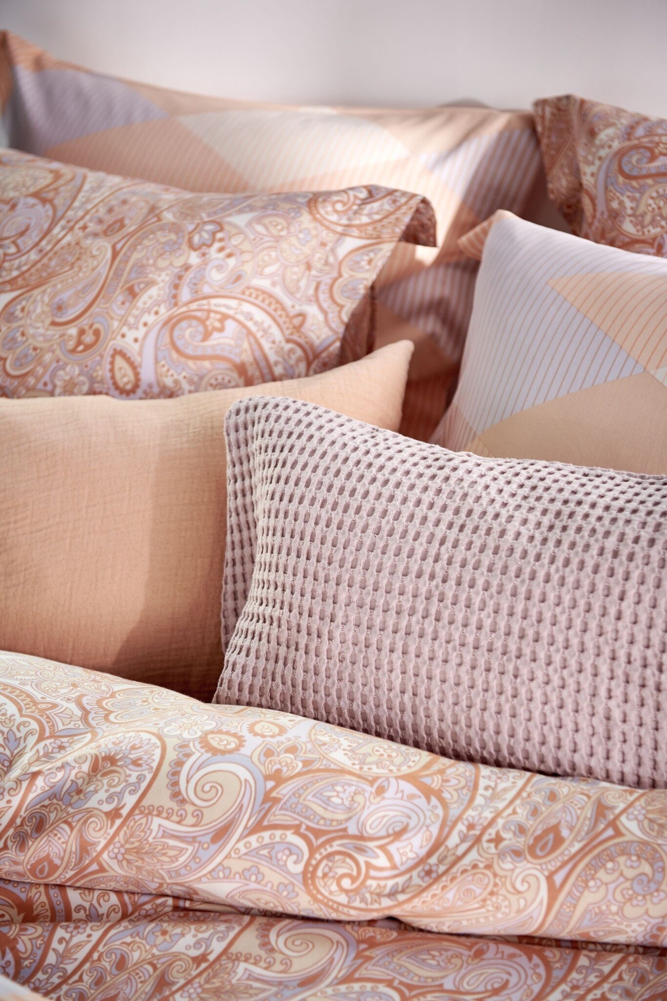 Dekbedovertrek HAPPY FEVER Apricot Blush 240x220 cm (satijnkatoen)