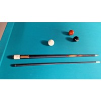 Laser training pool cue