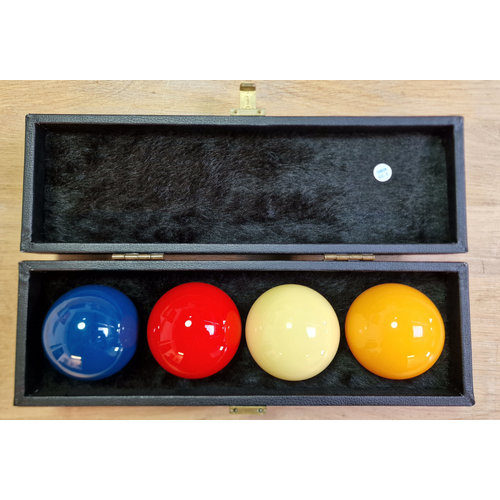 Urn billiard balls set