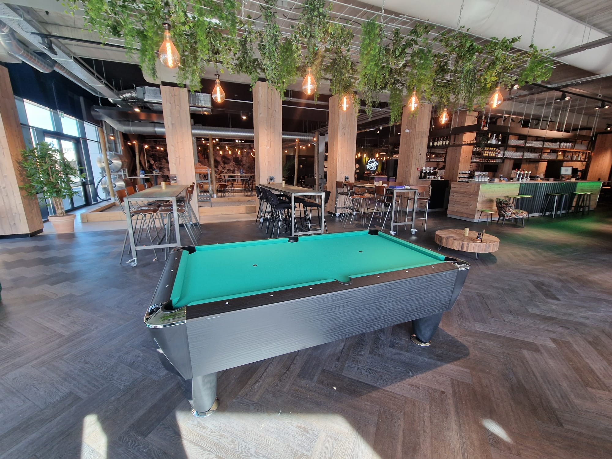 Pool billiards rental